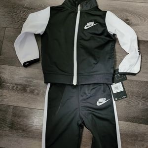 24 month Nike 2 piece outfit